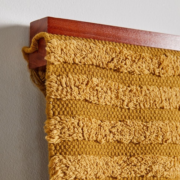 Minimalist Wood Wooden Wall Mounted Quilt Hanger 40" - Picture 3 of 6